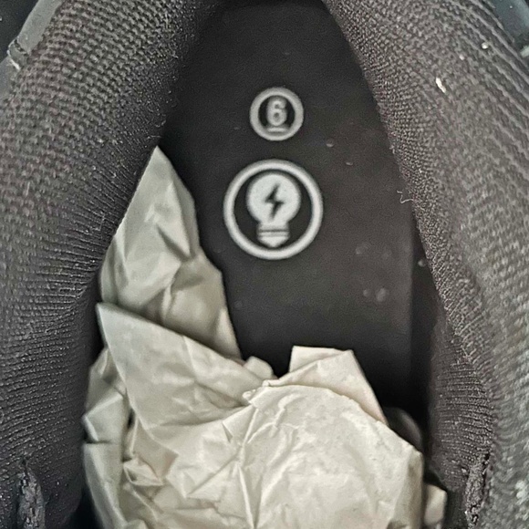 SHOES LITE-UP, MULTICOLOUR LIGHTS IN BOTH SOLE EDGES, EQUAL TO LADIES SIZE 8, - Picture 11 of 12